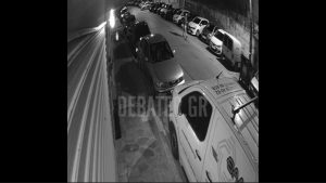 Θεσσαλονίκη: Βίντεο ντοκουμέντο από τη στιγμή που άνδρας αφήνει τον αυτοσχέδιο εκρηκτικό μηχανισμό έξω από δημοτικό κτίριο