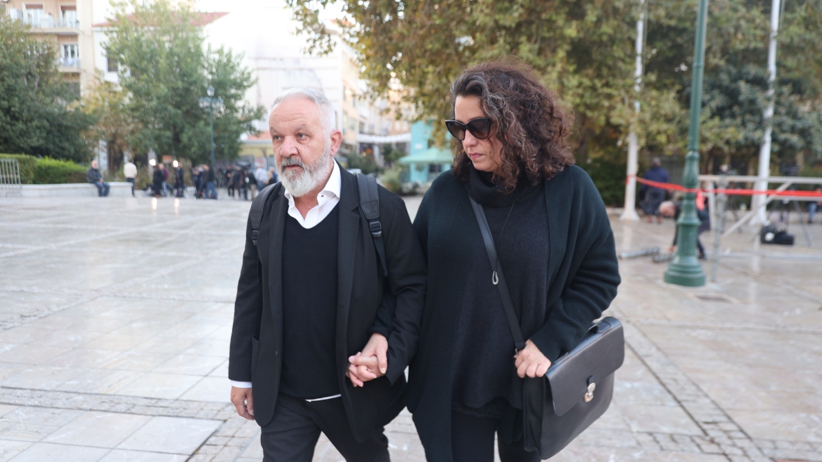 Χρήστος Θηβαίος για Διονύση Σαββόπουλο:  «Χάσαμε όλοι τον παππού μας που μας έλεγε παραμύθια – ”Έφυγε” το πρωτότυπο, έμειναν τα αντίγραφα»