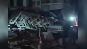 Δύσκολο βράδυ στην Τουρκία – Τα βίντεο από την στιγμή που χτυπάει ο εγκέλαδος, “δεν επηρεάζει τον ελλαδικό χώρο” λέει ο Λέκκας