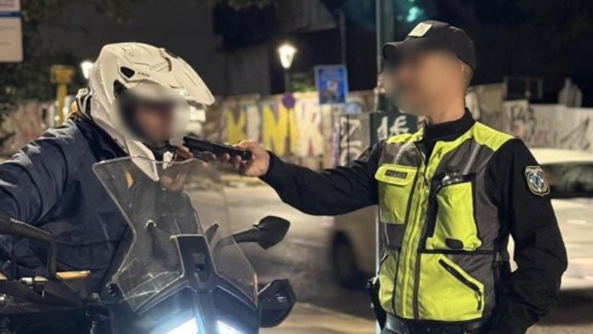 H ΕΑΕΕ στηρίζει και φέτος τη Διεύθυνση Τροχαίας Αττικής με δωρεά αλκοολομέτρων