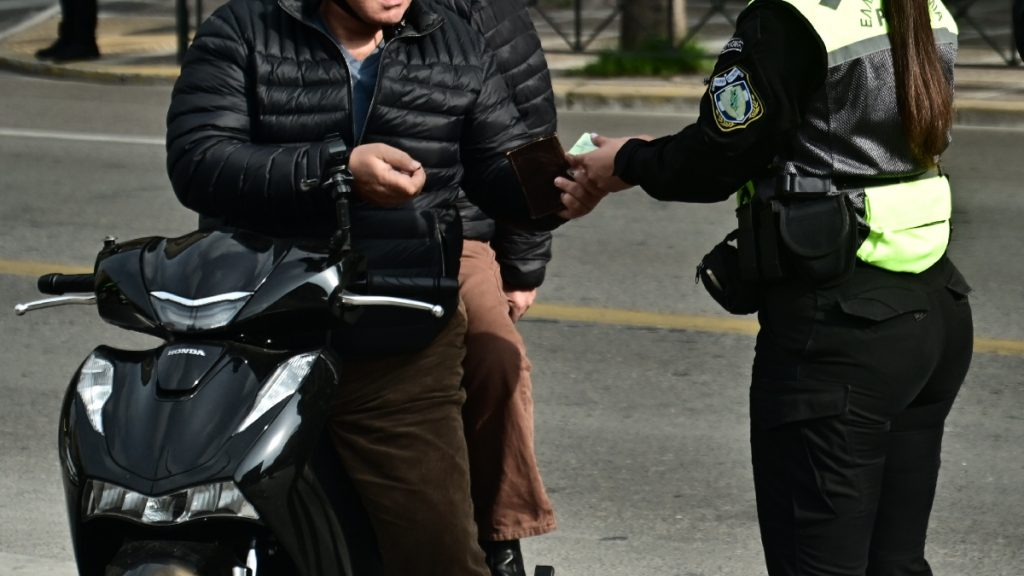 Πάνω από 1.320 παραβάσεις σε ελέγχους της Τροχαίας μέσα σε μια εβδομάδα