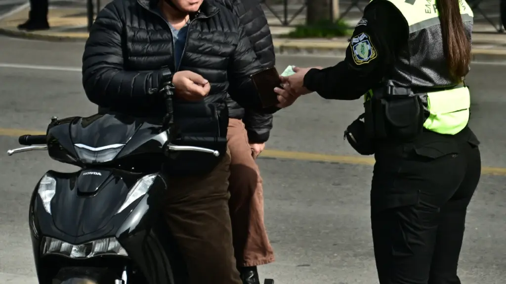 Πάνω από 1.320 παραβάσεις σε ελέγχους της Τροχαίας μέσα σε μια εβδομάδα