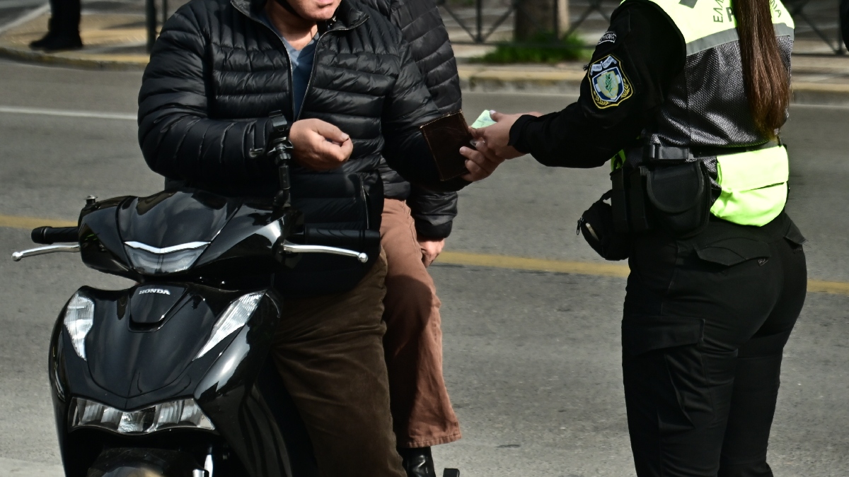 Πάνω από 1.320 παραβάσεις σε ελέγχους της Τροχαίας μέσα σε μια εβδομάδα