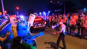 Μαζικές διαδηλώσεις στις ΗΠΑ κατά των πολιτικών Τραμπ – “Υπερασπιζόμαστε την Αμερική!”