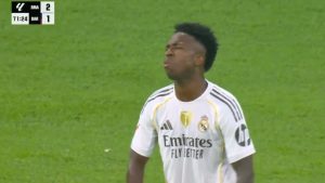 Ρεάλ Μαδρίτης – Μπαρτσελόνα: Η αντίδραση του Βινίσιους όταν τον έκανε αλλαγή ο Αλόνσο – “Φεύγω από την ομάδα” (Βίντεο)