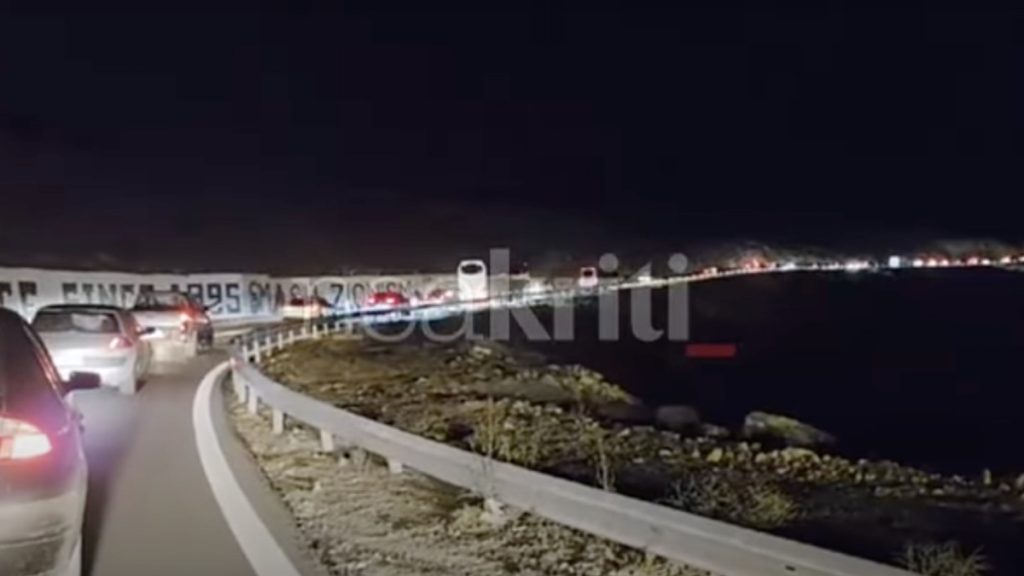 Κρήτη: Κυκλοφοριακό χάος στον ΒΟΑΚ λόγω μπλόκων αγροτών