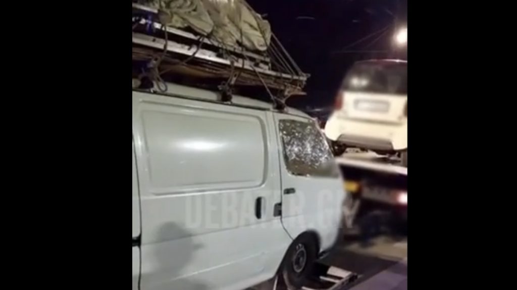 Συνελήφθη οδηγός και κατασχέθηκε το υπερφορτωμένο βαν του – Διακρινόταν μετά βίας μέσα στο όχημα (βίντεο+φωτογραφία)