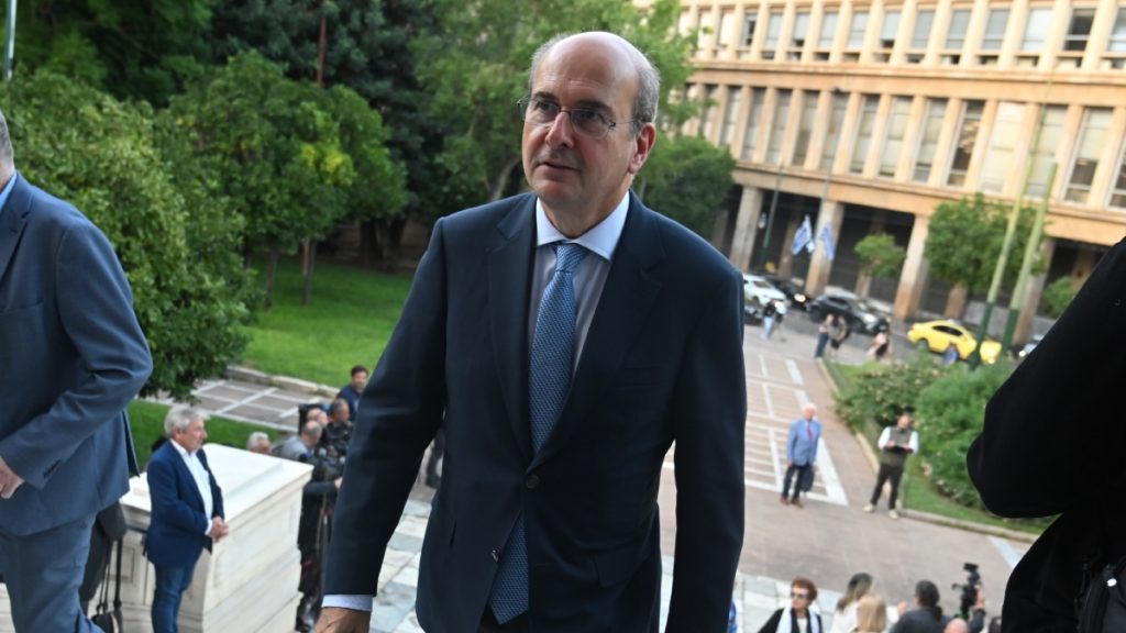 Χατζηδάκης: “Πολιτική υποκρισία για τα Τέμπη και έλλειψη σεβασμού στο μνημείο του Αγνώστου Στρατιώτη από την αντιπολίτευση”