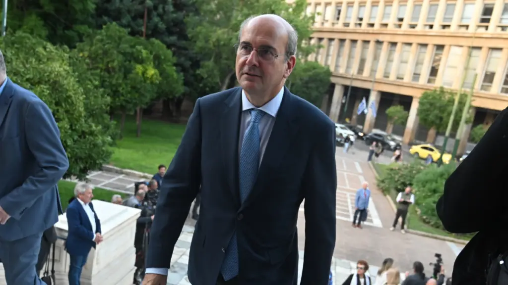 Χατζηδάκης: Συλλυπητήριο μήνυμα για τα θύματα από την φωτιά στο εργοστάσιο “Βιολάντα”