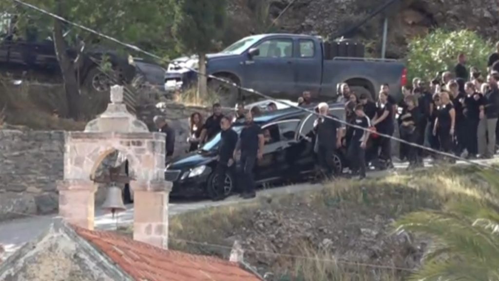 Βορίζια: Αυτή την ώρα η κηδεία του 39χρονου Φανούρη, οργή και σπαραγμός – Επί ποδός η ΕΛΑΣ για τυχόν αντίποινα