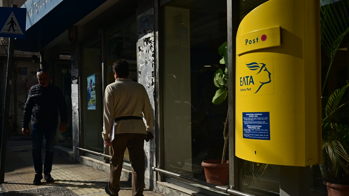 ΕΛΤΑ: Άνω-κάτω η κυβέρνηση για το “λουκέτο” – Στα “κάγκελα” οι βουλευτές της ΝΔ με τη διοίκηση, ζητούν την παραίτηση Σκλήκα