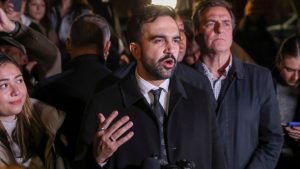 Νέα Υόρκη: Ο Τραμπ στηρίζει Κουόμο για δήμαρχο, “ο Μαμντάνι είναι κομμουνιστής” – Απειλεί να κόψει τη χρηματοδότηση