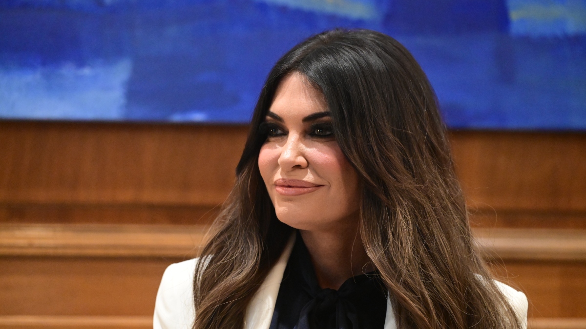 Κίμπερλι Γκίλφοϊλ: Χαιρέτησε μαθητές στην Ηρώδου Αττικού (βίντεο)