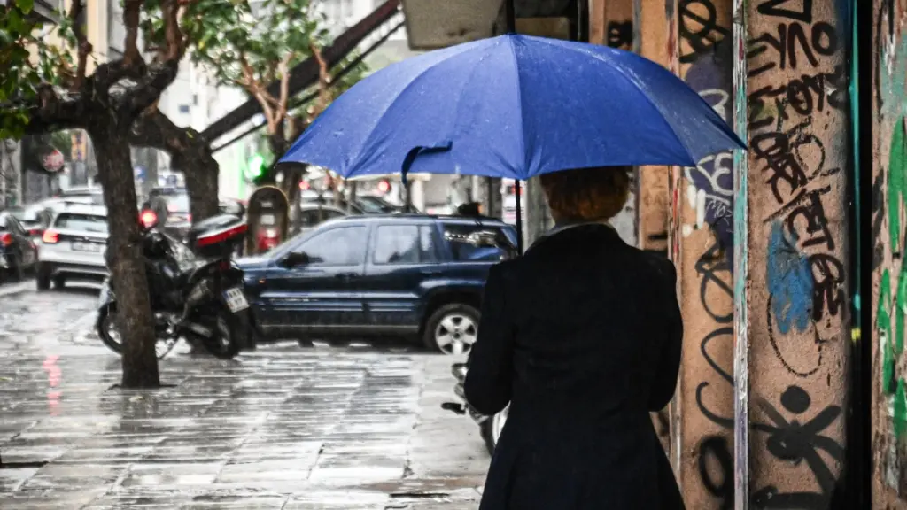 Συννεφιασμένος ο καιρός σήμερα, πού αναμένονται βροχές και καταιγίδες – Μικρή πτώση της θερμοκρασίας
