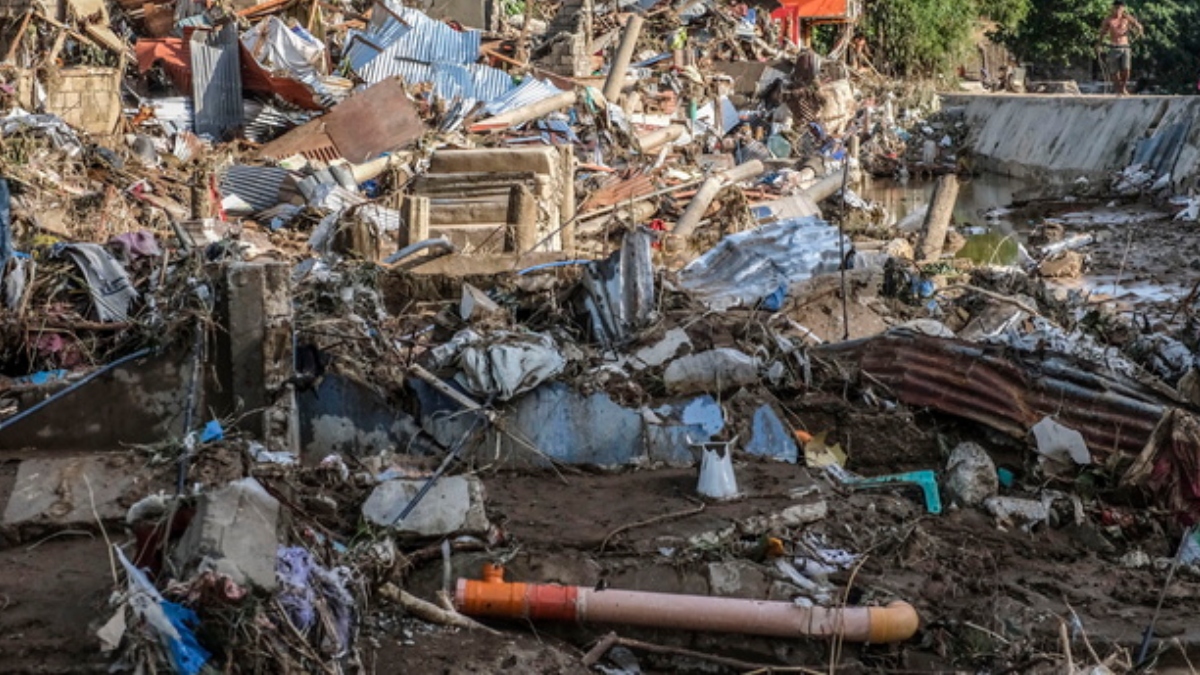 Φιλιππίνες: Στους 140 οι νεκροί από τον τυφώνα Καλμάγκι – Ανυπολόγιστες καταστροφές (βίντεο)