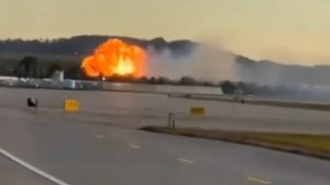 Κεντάκι: Στους 12 πλέον οι νεκροί από τη συντριβή του αεροσκάφους της UPS – Αποκολλήθηκε ο κινητήρας πριν  την απογείωση (βίντεο)