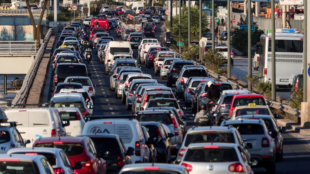 Κίνηση τώρα: Δύσκολος ο Κηφισός, μεγάλες καθυστερήσεις σε Κηφισίας και Λεωφόρο Αθηνών