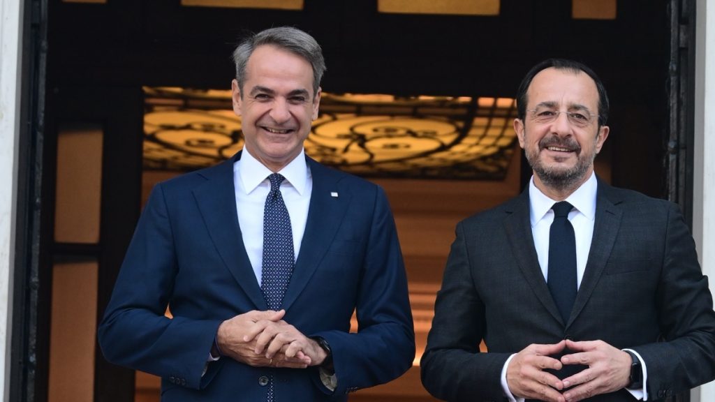 LIVE οι κοινές δηλώσεις Μητσοτάκη – Χριστοδουλίδη στον Τύπο