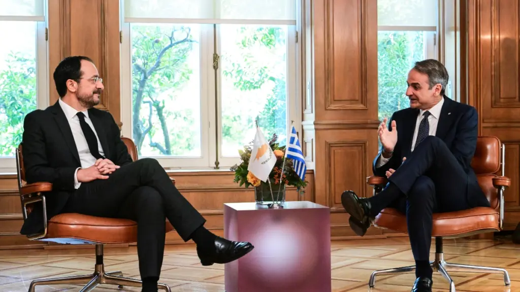 Συνάντηση Μητσοτάκη – Χριστοδουλίδη στο Μαξίμου: “Σημαντικό να συντονίζουμε το έργο μας” – “Άριστη η συνεργασία με την Ελλάδα”