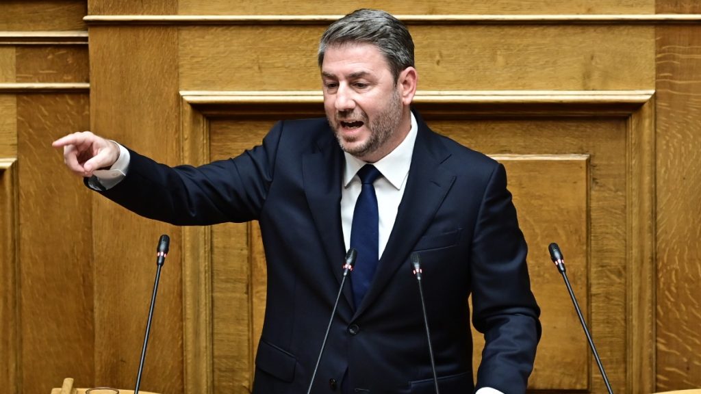 Βουλή: LIVE η σύγκρουση Μητσοτάκη – Ανδρουλάκη για την ακρίβεια – Η ομιλία του προέδρου του ΠΑΣΟΚ