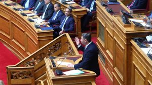 Βουλή – Ανδρουλάκης σε Μητσοτάκη: “Η κοινωνία έχει αγανακτήσει, εσείς δεν τους προσφέρετε τίποτα – Χρειάζεται πολιτική αλλαγή”