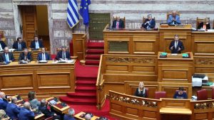 Βουλή: Εφαρμόστηκε και στην “Ώρα του πρωθυπουργού” ο “χρονοκόφτης” – Πόσο διήρκησε η κόντρα Μητσοτάκη-Ανδρουλάκη