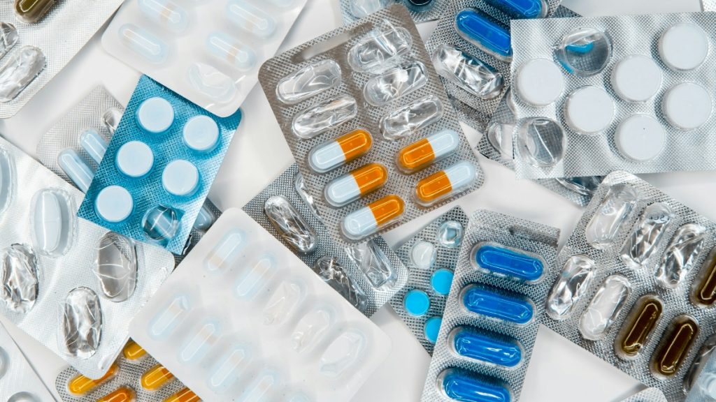 Τέσσερις στους δέκα Έλληνες έχουν λάβει αντιβιοτικά τον τελευταίο χρόνο – Θλιβερή πρωτιά στην κατάχρηση