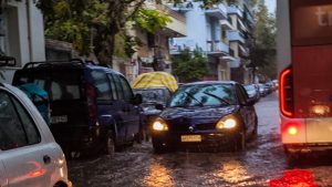 Καιρός: Έκτακτο δελτίο επιδείνωσης – Έρχονται ισχυρές βροχές και καταιγίδες, ποιες περιοχές θα επηρεαστούν