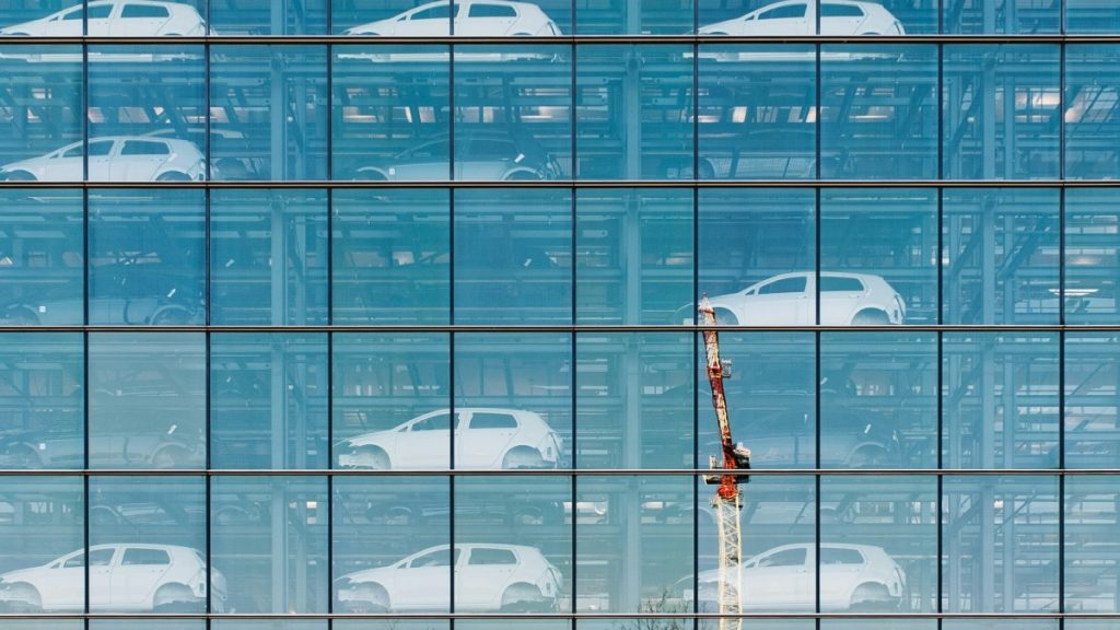 Μείωση του αποτυπώματος άνθρακα με «πράσινο» αλουμίνιο στα αυτοκίνητα