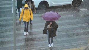 Σε κλοιό κακοκαιρίας η μισή χώρα με ισχυρές βροχές και καταιγίδες – Πού θα είναι πιο έντονα τα φαινόμενα