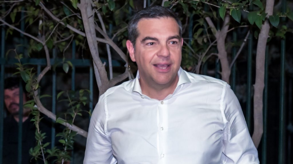 “Τρέλα” για το βιβλίο του Τσίπρα: “Η αγορά έχει να δει τέτοιες προπαραγγελίες από τον Χάρι Πότερ”