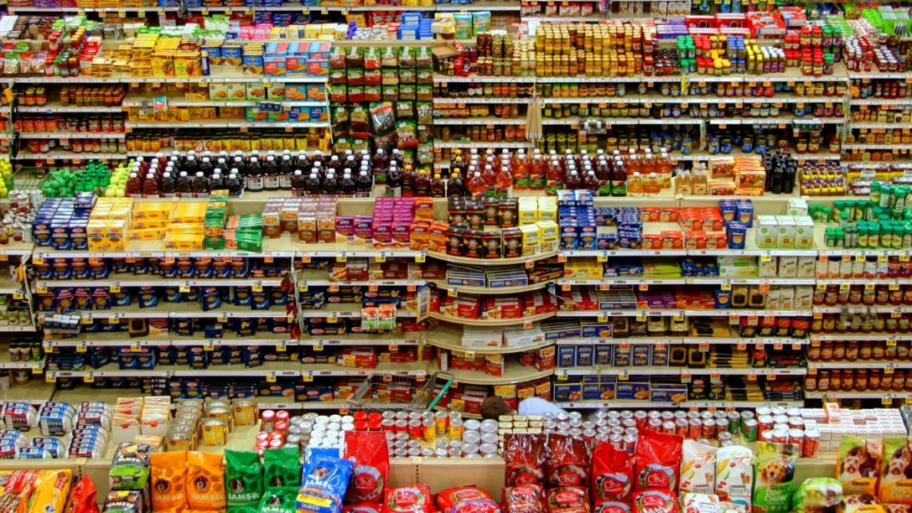 Η παγκόσμια αύξηση στην κατανάλωση υπερεπεξεργασμένων τροφίμων απειλεί τη δημόσια υγεία
