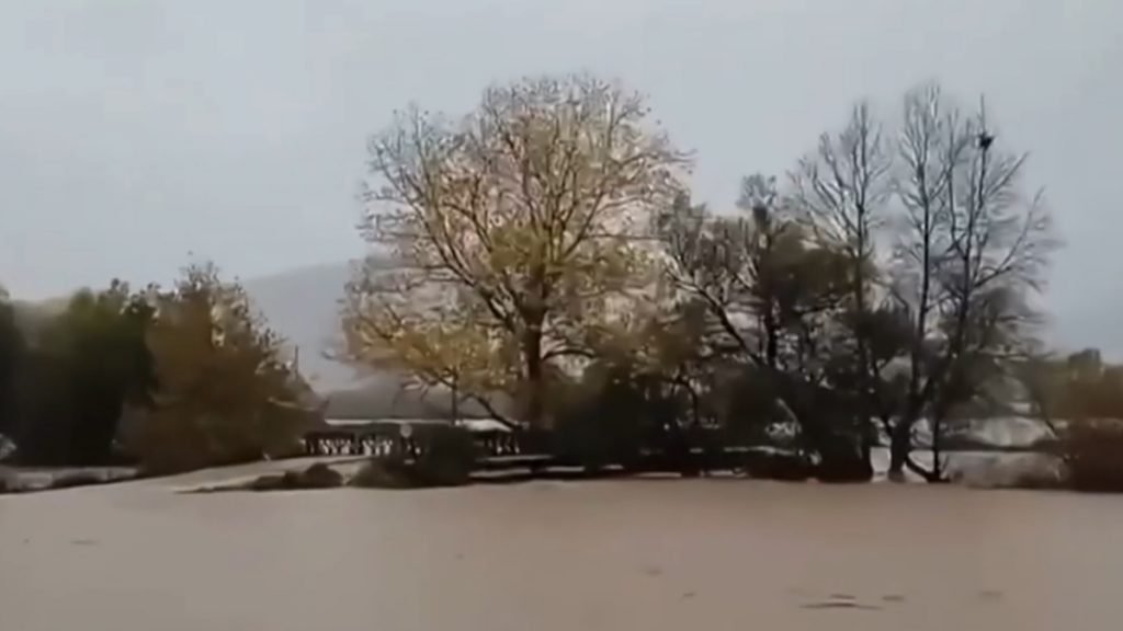 Κακοκαιρία: Προβλήματα, πλημμύρες, κατολισθήσεις και απεγκλωβισμοί σε Γιάννενα, Ζαγόρι, Τζουμέρκα, Ηγουμενίτσα