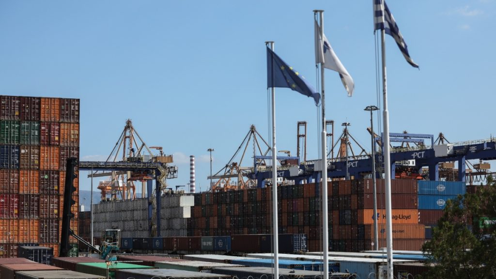 “Ναυμαχία” ΗΠΑ – Κίνας για το λιμάνι του Πειραιά – Η οργή του Πεκίνου για τις δηλώσεις Γκίλφοϊλ και η στάση της Αθήνας