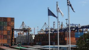 “Ναυμαχία” ΗΠΑ – Κίνας για το λιμάνι του Πειραιά – Η οργή του Πεκίνου για τις δηλώσεις Γκίλφοϊλ και η στάση της Αθήνας