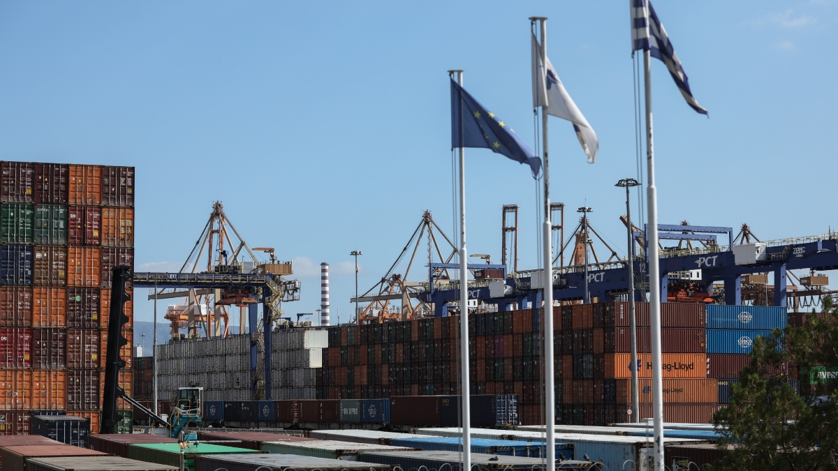 “Ναυμαχία” ΗΠΑ – Κίνας για το λιμάνι του Πειραιά – Η οργή του Πεκίνου για τις δηλώσεις Γκίλφοϊλ και η στάση της Αθήνας