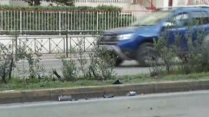 Σοβαρό τροχαίο στη Λεωφόρο Κηφισίας, μηχανή παρέσυρε πεζό – Δύο τραυματίες