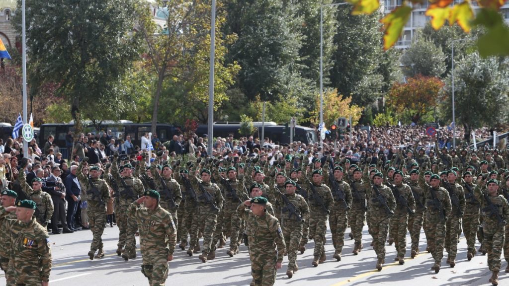 Ένοπλες Δυνάμεις: Ο “χάρτης” μετάβασης στη νέα εποχή – 10 ερωταπαντήσεις για το νομοσχέδιο του υπ. Άμυνας