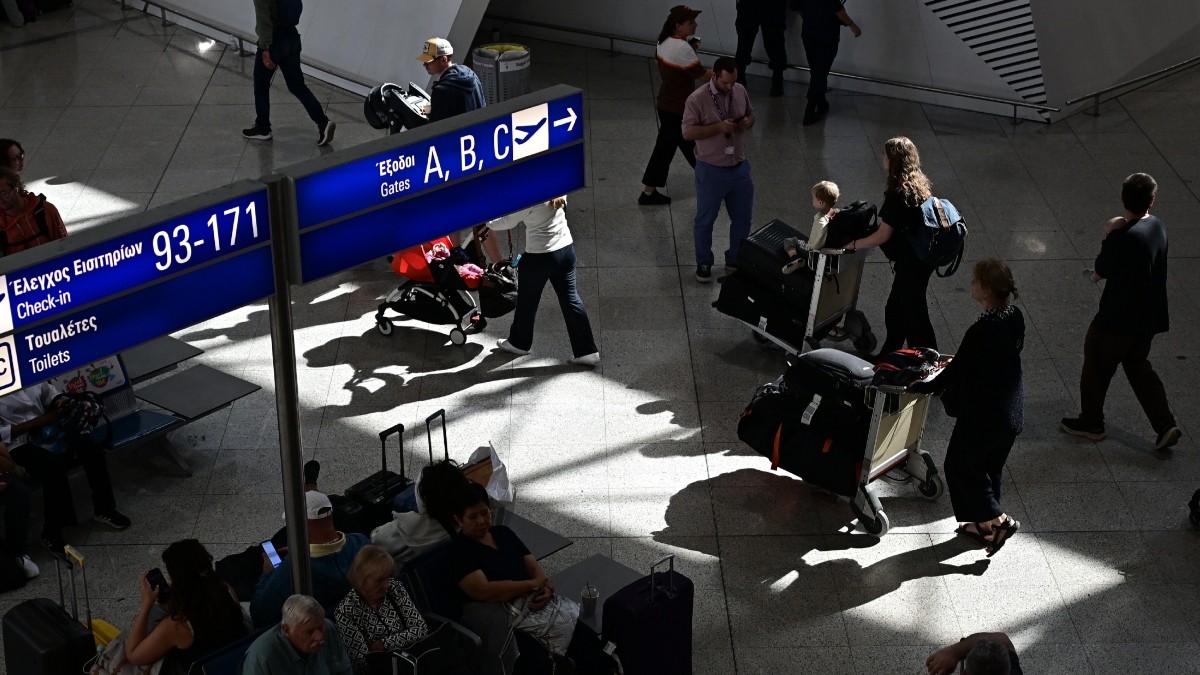 ΤτΕ: Ξεπέρασαν τα 20 δισ. ευρώ τα έσοδα από τον τουρισμό φέτος από τον Ιανουάριο έως τον Σεπτέμβριο