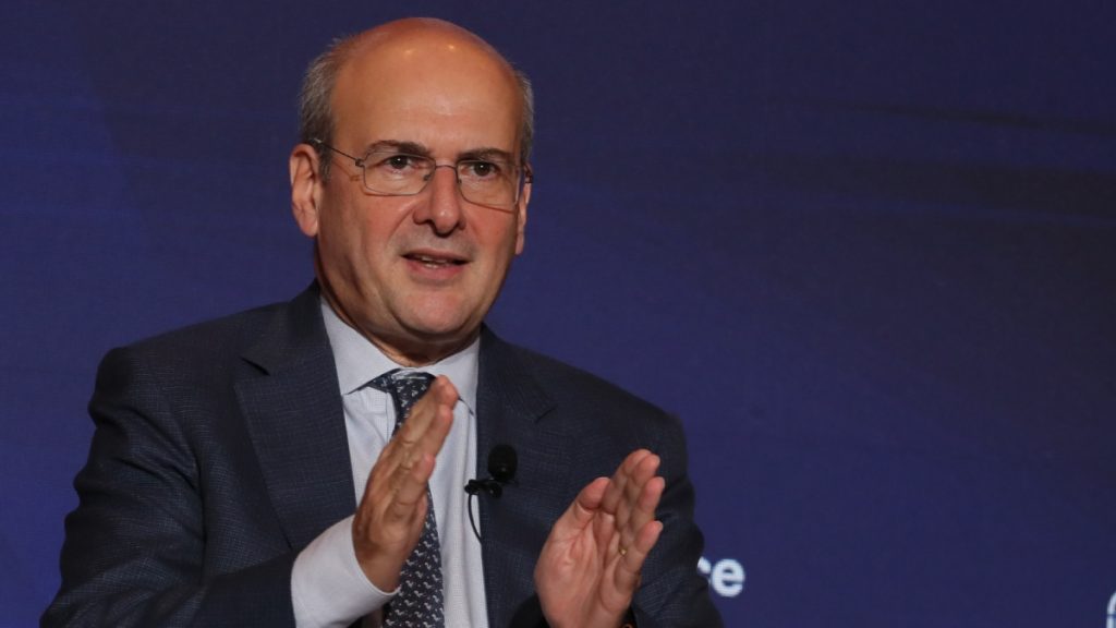 Χατζηδάκης: “Με χρήση τεχνητής νοημοσύνης η μείωση της γραφειοκρατίας στο Δημόσιο”