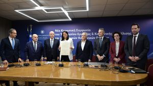 Συλλογικές συμβάσεις εργασίας: Τι προβλέπει η συμφωνία επαναφοράς τους – Πώς προστατεύονται οι εργαζόμενοι