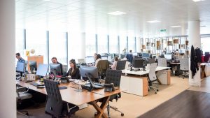 Επαναφορά συλλογικών συμβάσεων: Τι αλλάζει στην αγορά εργασίας – Τα οφέλη για εργαζομένους και επιχειρήσεις