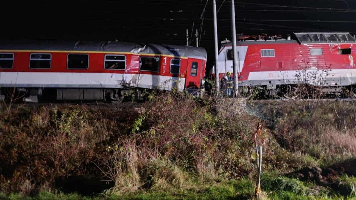 Σύγκρουση τρένων στη Σλοβακία – Στο σημείο ισχυρές δυνάμεις διάσωσης