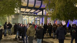 Κομμένη στα δύο η Ελλάδα από τα μπλόκα των αγροτών – Πάνω από 1000 τρακτέρ στην Εθνική