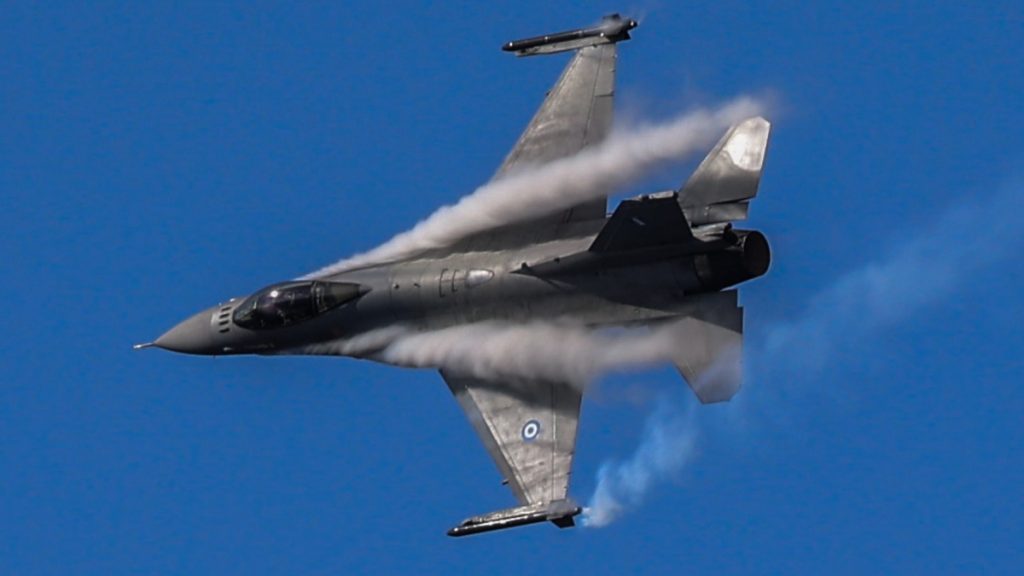 Εντυπωσιακό Αirshow από τη γιορτή της πολεμικής αεροπορίας: Rafale, F-35 & «Ζευς» στο Φλοίσβο (Εικόνες & Βίντεο)