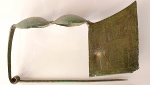 ΥΠΠΟ: Εντυπωσιακές ταφές των αρχαϊκών χρόνων στην Φθιώτιδα – Η αρχόντισσα με το ανεστραμμένο διάδημα (φωτογραφίες)