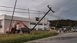 Κακοκαιρία Adel: Σάρωσε τη Φοινικούντα Μεσσηνίας ο ανεμοστρόβιλος – Ζημιές σε καταστήματα και σπίτια (Βίντεο)