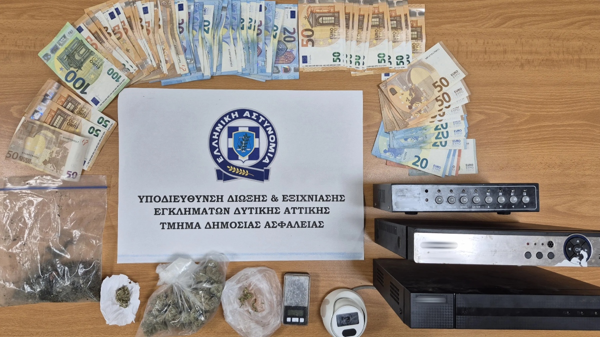 Άνω Λιόσια: Οικίες είχαν μετατραπεί σε «καταστήματα» διακίνησης ναρκωτικών ουσιών – Συνελήφθησαν 6 άτομα