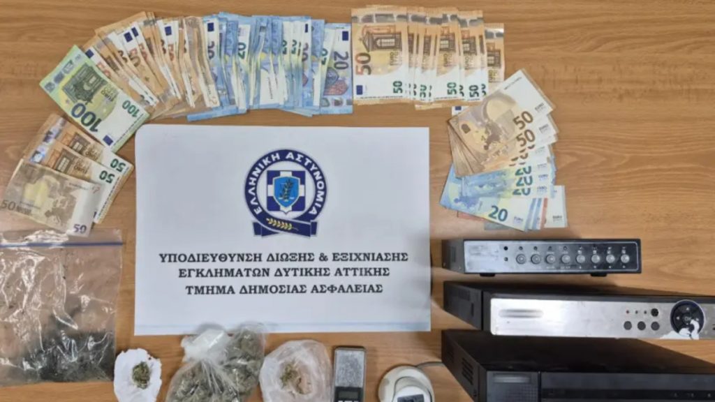 Έφοδος της ΕΛΑΣ σε σπίτια-“καταστήματα” διακίνησης ναρκωτικών στα Άνω Λιόσια – Συνελήφθησαν έξι άτομα
