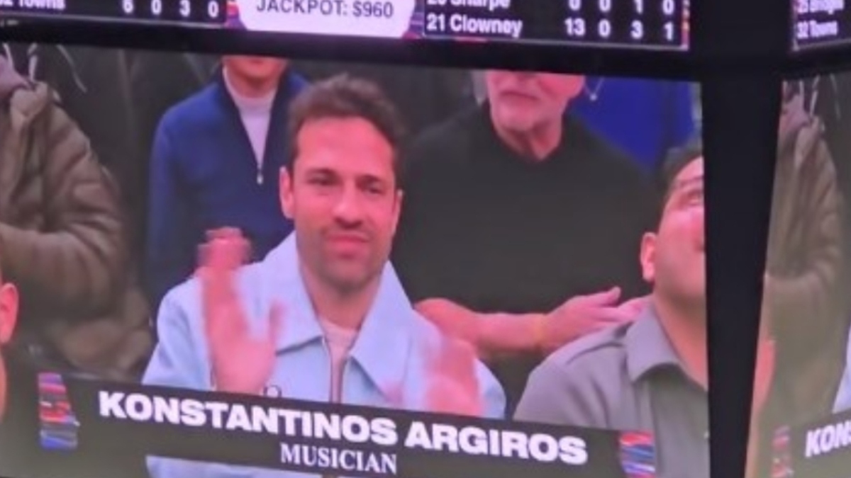 Κωνσταντίνος Αργυρός: Παρακολούθησε το Νετς-Νικς – Αποθέωση από τους θεατές (βίντεο)